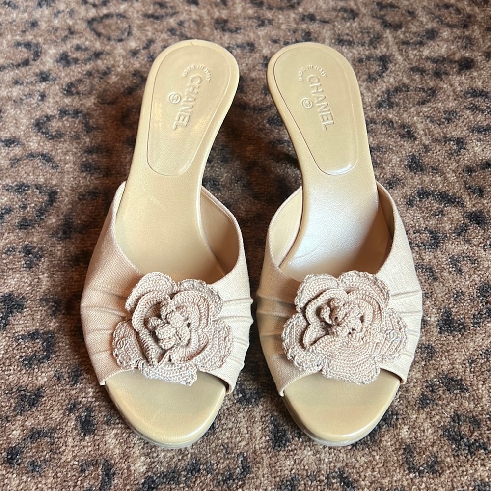 Chanel kitten heels